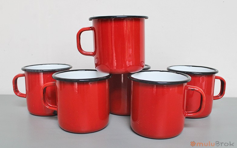 Tasse émaillée