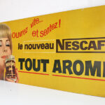 Photo 2 - Affiche publicitaire Nescafé