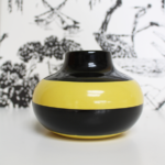 Photo 1 - Vase jaune et noir