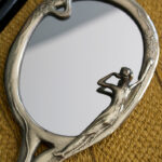 Photo 2 - Miroir à main Statuette