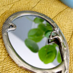 Photo 7 - Miroir à main Statuette