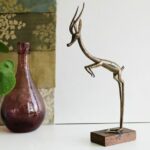 Antilope laiton sur socle