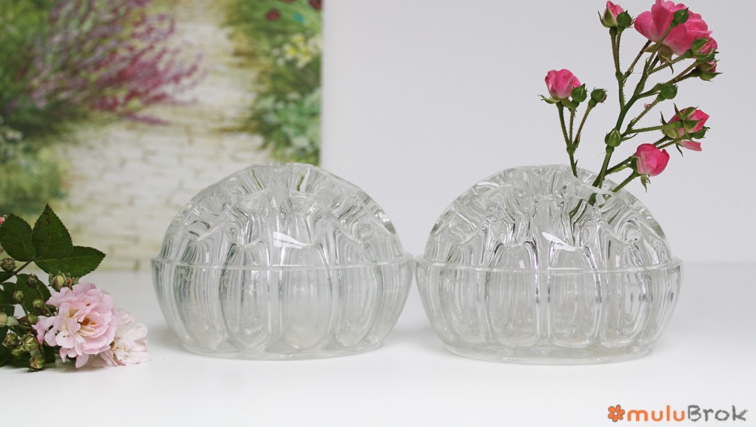 Pique fleurs en verre