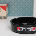 Photo 1 - Cendrier Marlboro