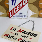 Photo 3 - La maison ne fait pas crédit Pancarte