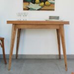 Table à plateau pivotant