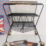 Photo 1 - Table porte vinyles